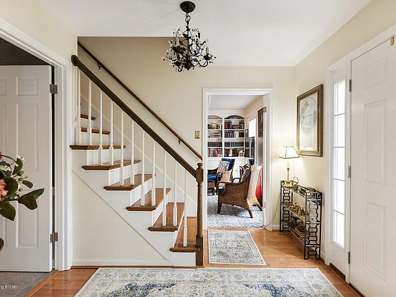 4th image of 11104 Bedington Ct