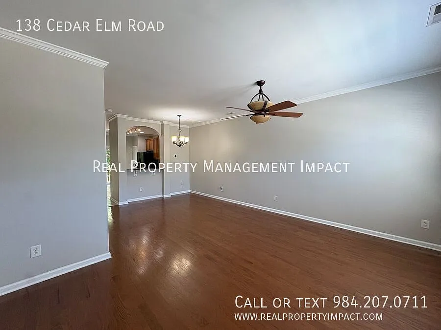 Move-In Special: Spacious Townhouse In Elm Grove | Near Hope Valley Farms, Durham, Nc — Photo 3