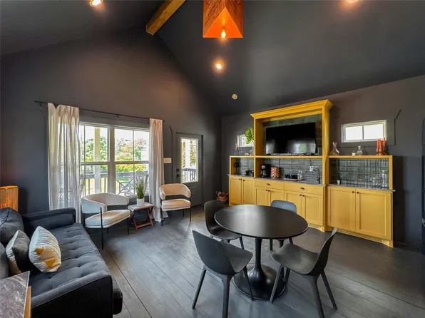 1208 32nd St, Galveston, TX 77550