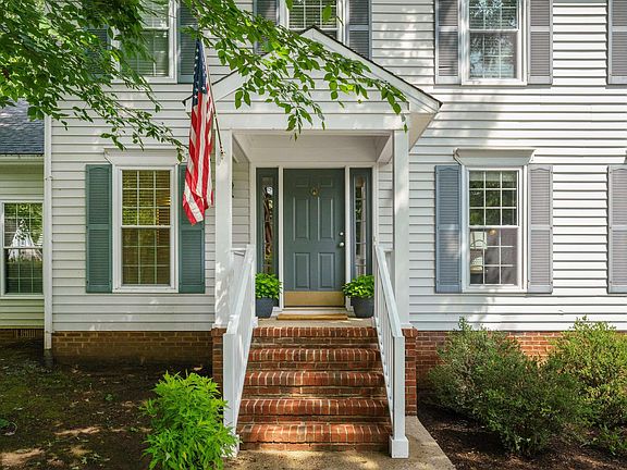 2nd image of 1916 Becker Ln