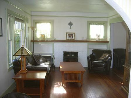 Living room (fireplace)