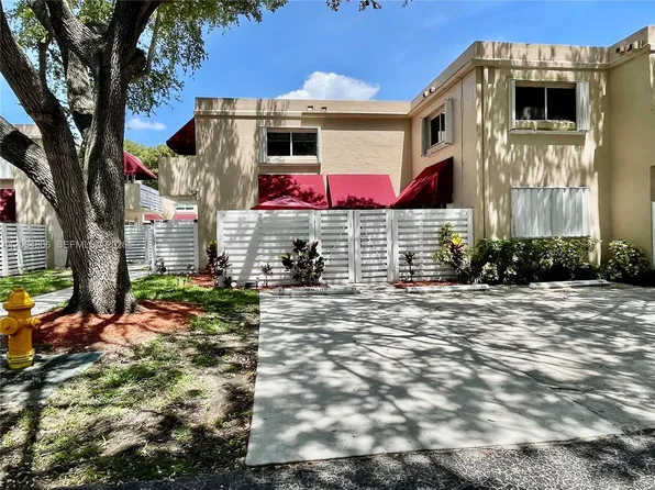 14327 SW 97th Ln, Miami, FL 33186