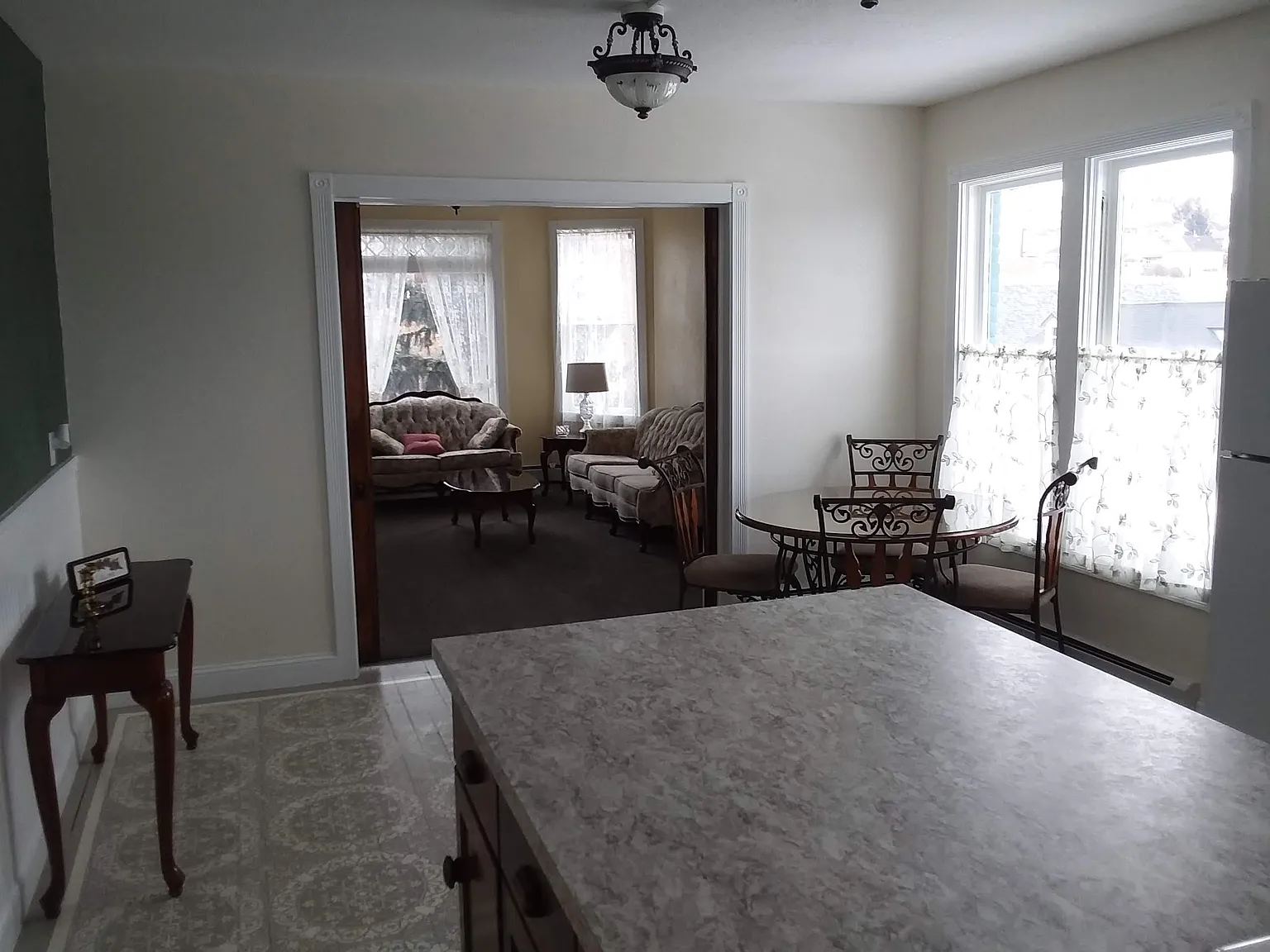1 bed, 1100 sqft, $1,000 — Photo 4
