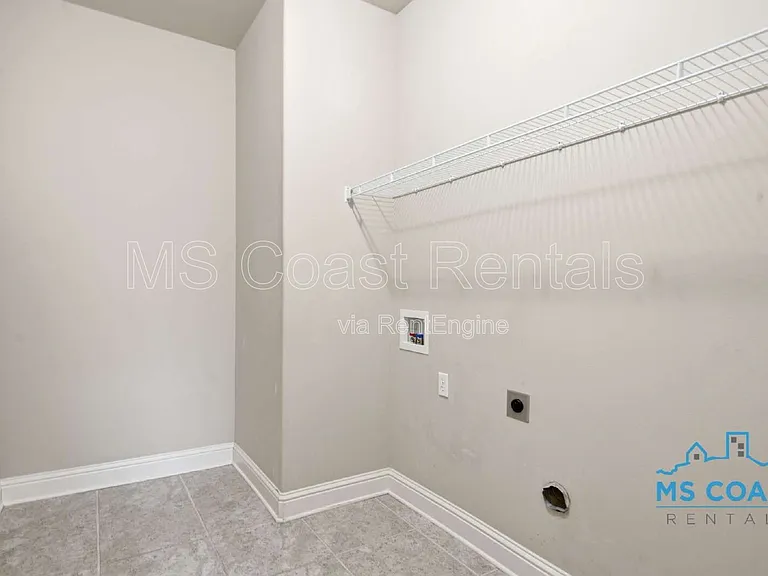 915 Old Towne St — Photo 24