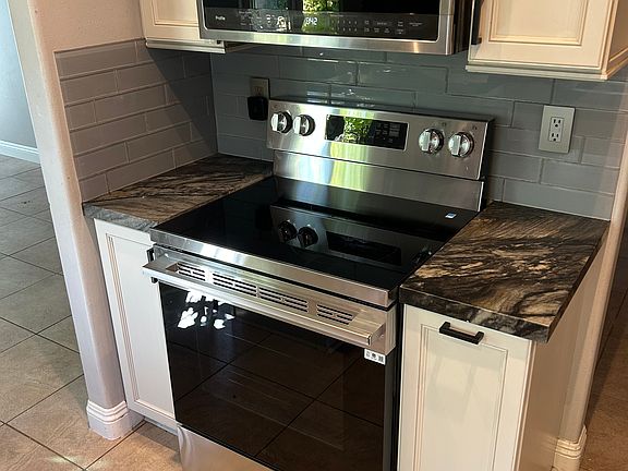 New electric range / oven