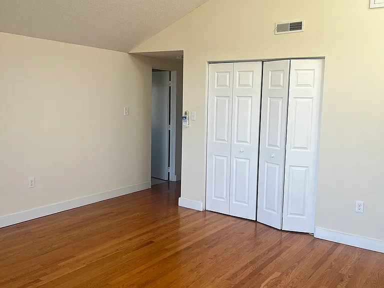 896 Quinnipiac Ave #3 — Photo 16