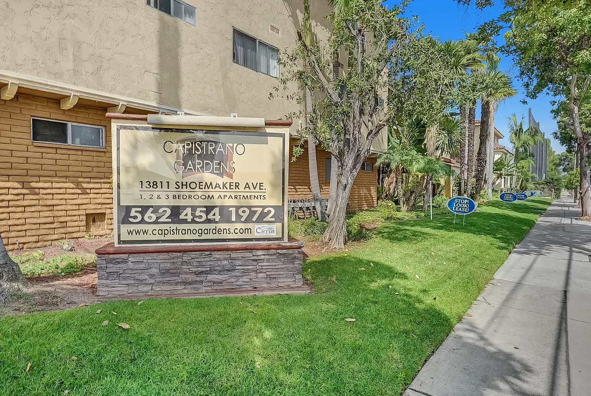 Building Photo - Capistrano Gardens