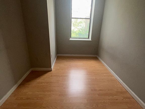 3rd image of 411 S 42nd St APT 204