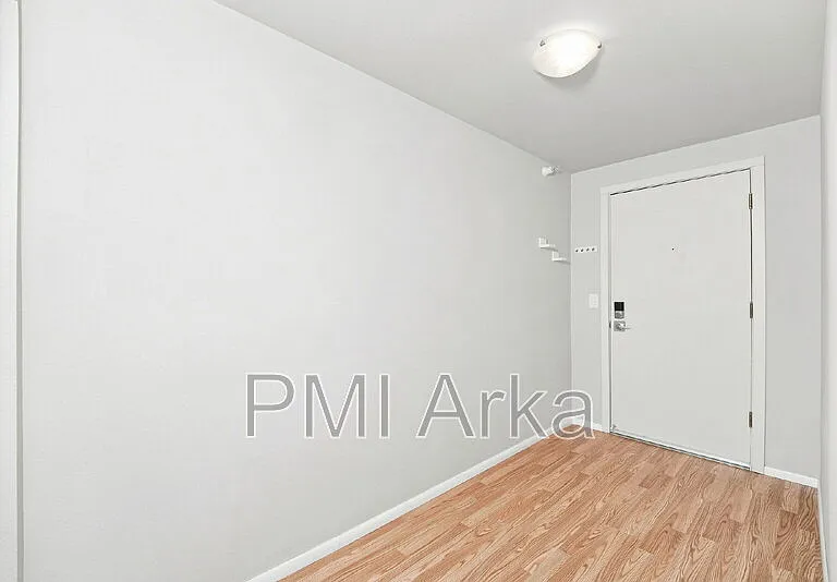 700 Front St S #D203 — Photo 2