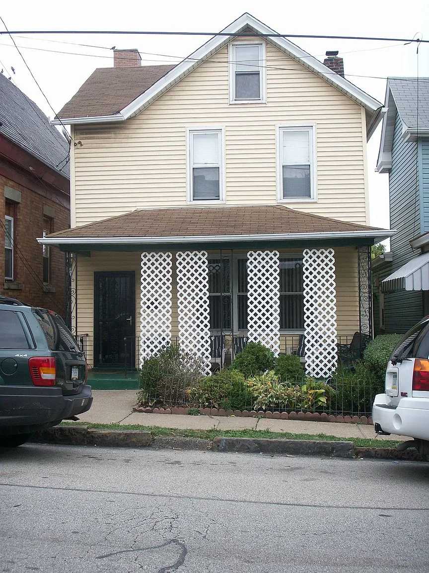 1412 Soles St photo 1
