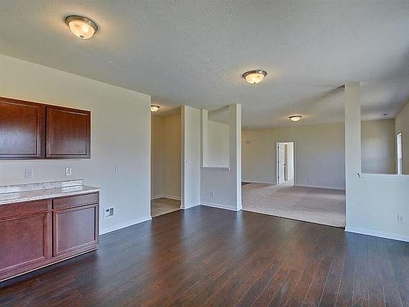 4th image of 1649 W Meyer Ln