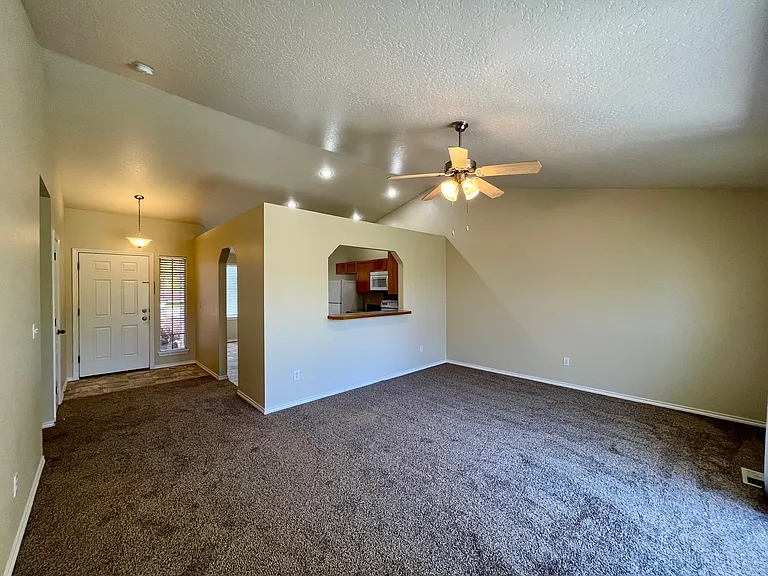 16426 N Asbury Dr — Photo 11