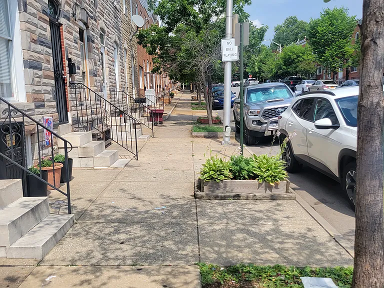 3410 E Fairmount Ave — Photo 2