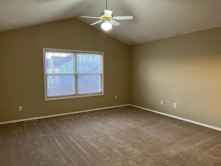 1034 Doral Dr — Photo 18