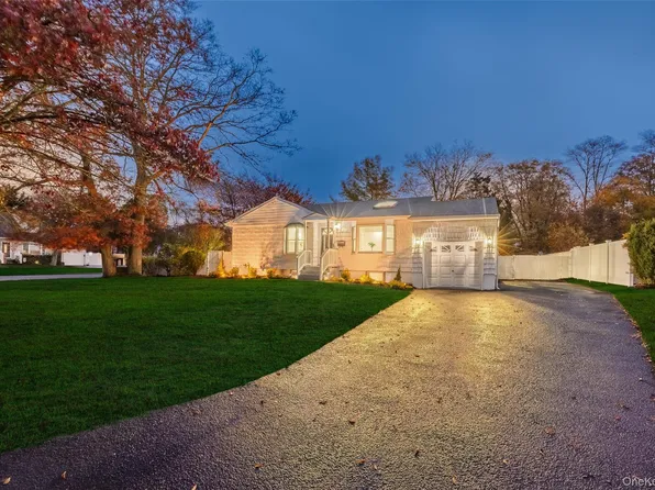 187 Audwin Drive, Islip Terrace, NY 11752