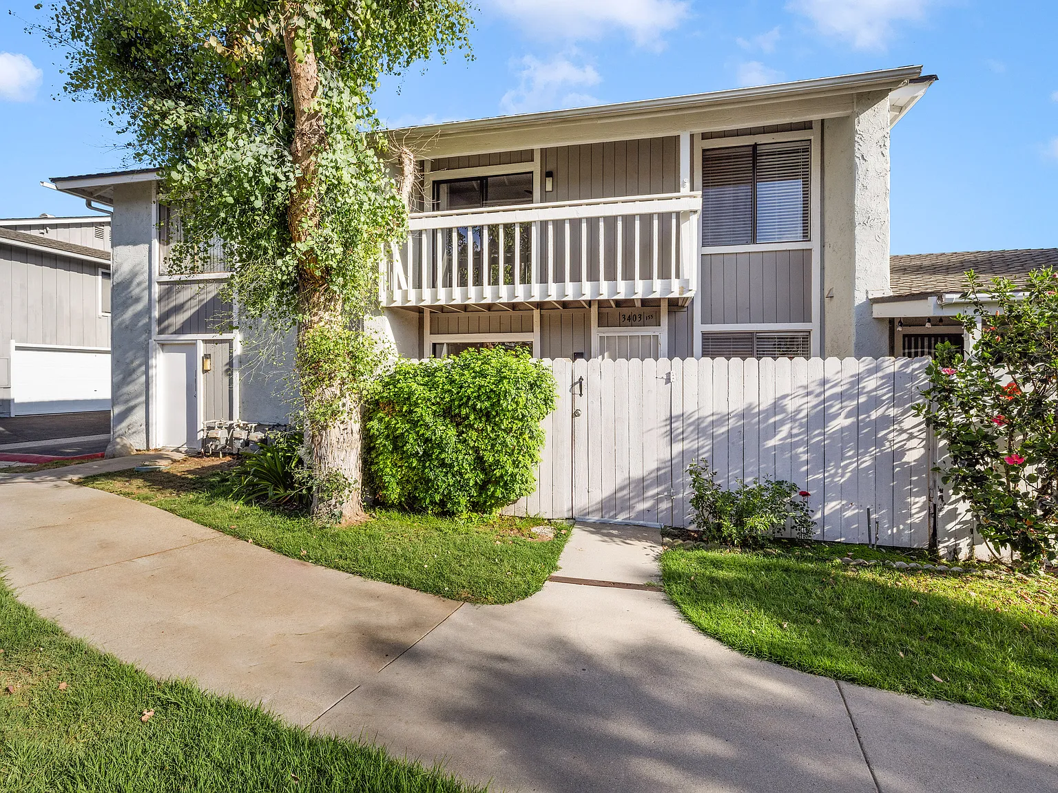 2 bed, 1.5 bath, 912 sqft, $2,550 — Photo 1