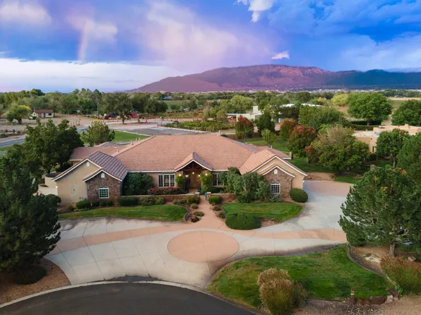 4658 Los Poblanos Cir NW, Los Ranchos De Albuquerque, NM 87107