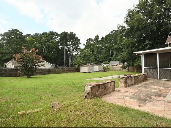 3rd image of 1495 Haynes Ct
