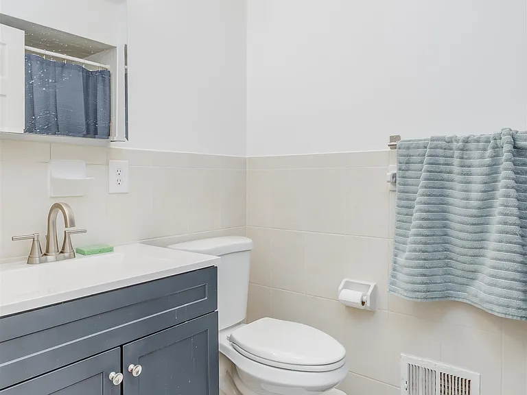 225 Belvedere Dr #1 — Photo 13