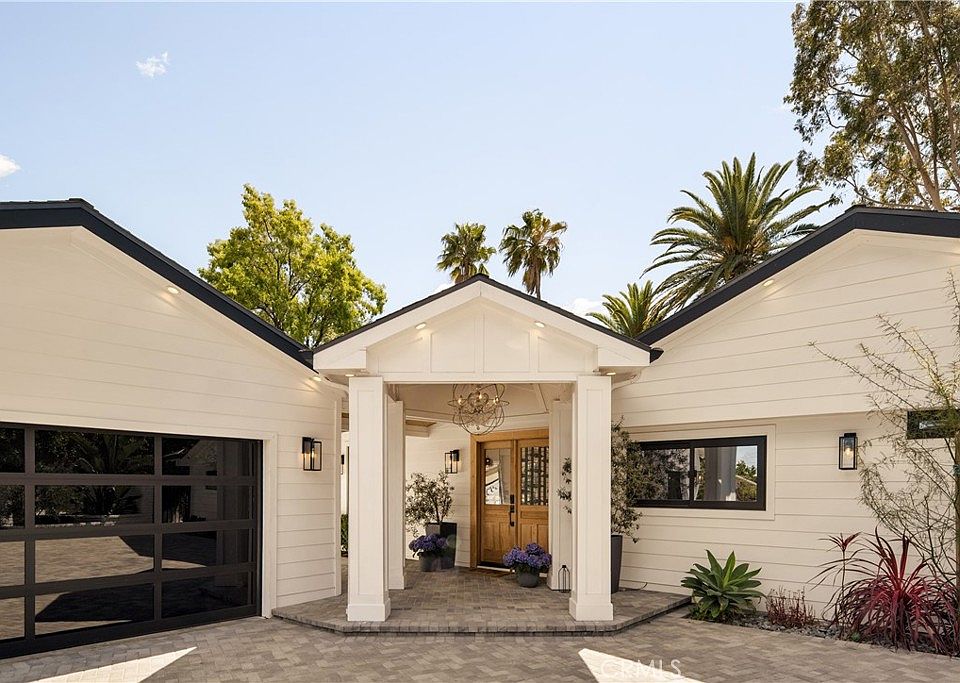 18319 Karen Dr, Tarzana, CA 91356 | Zillow