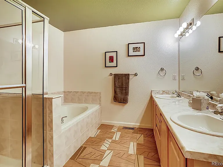 4513 S Auckland Ct — Photo 18