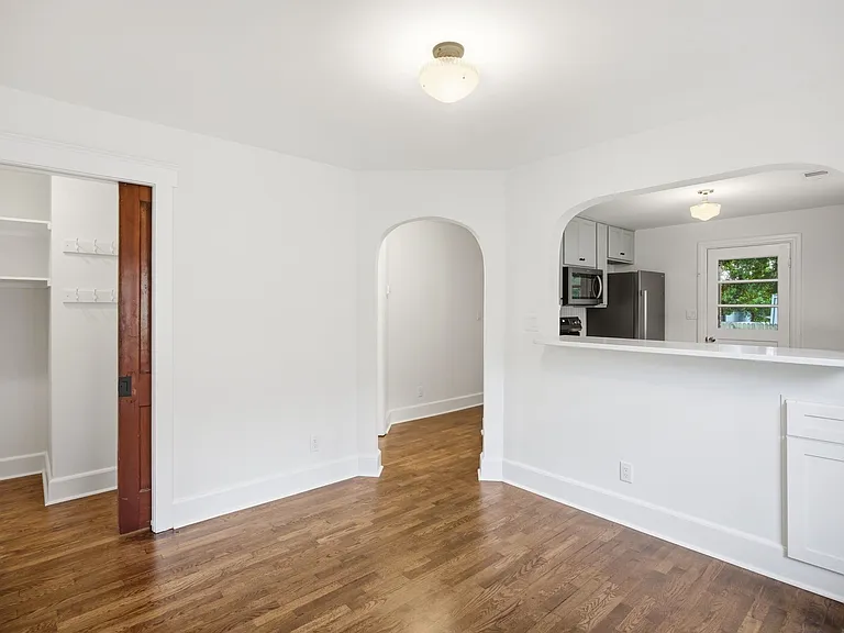 612 S 6th St — Photo 10