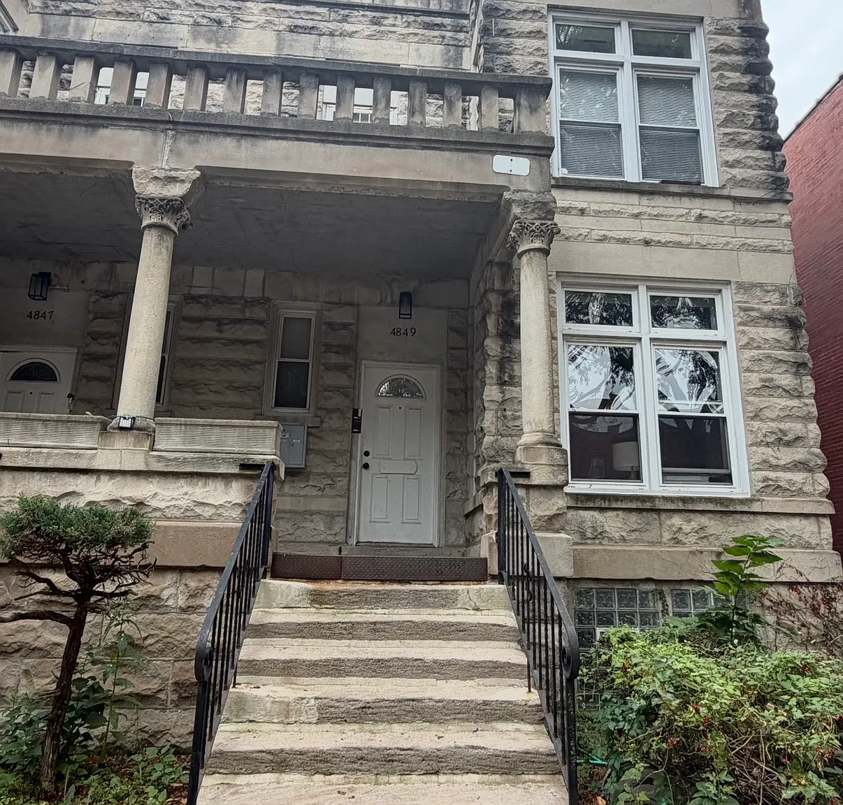 3 bed, 1200 sqft, $2,100 — Photo 1