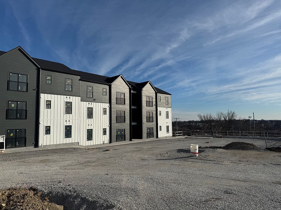 2nd image of 3000 Edwin Way #204