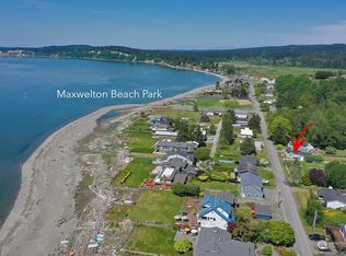 7547 Maxwelton Rd, Clinton, WA 98236