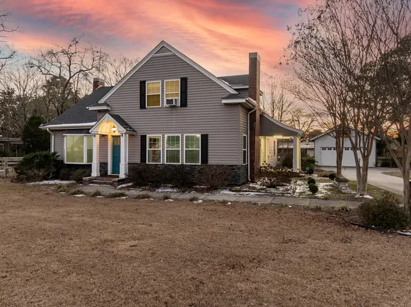 315 S Main St, Broadway, NC 27505