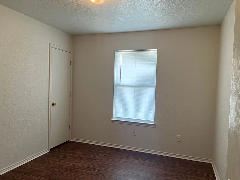 2600 Alma Dr — Photo 7