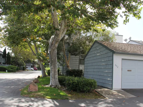 822 Magellan Ln, Foster City, CA 94404