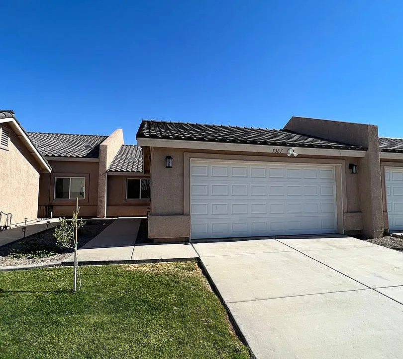 7387 E 37th Pl