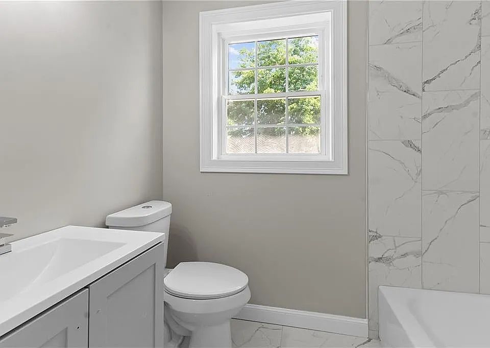 1st image of 72 Wadsworth St #2
