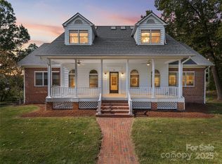 44 Ardoyne Rd, Asheville, NC 28804