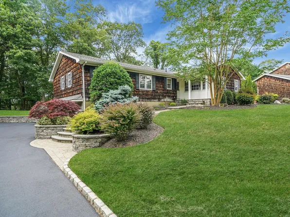 30 Twixt Hills Road, Saint James, NY 11780