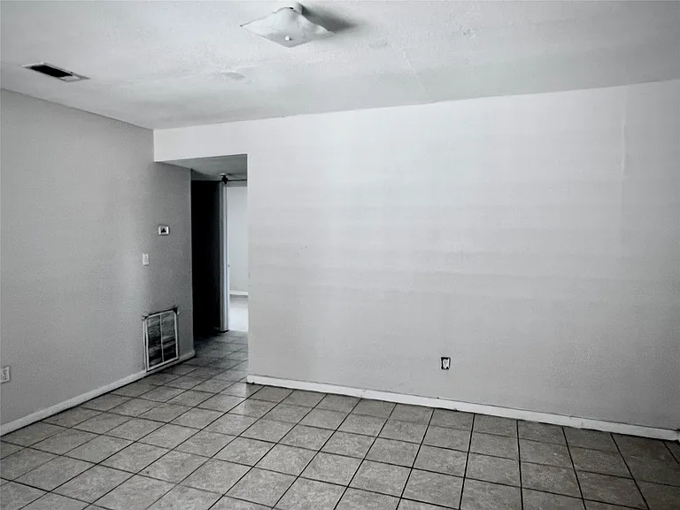 6802 Sayers St #A — Photo 8