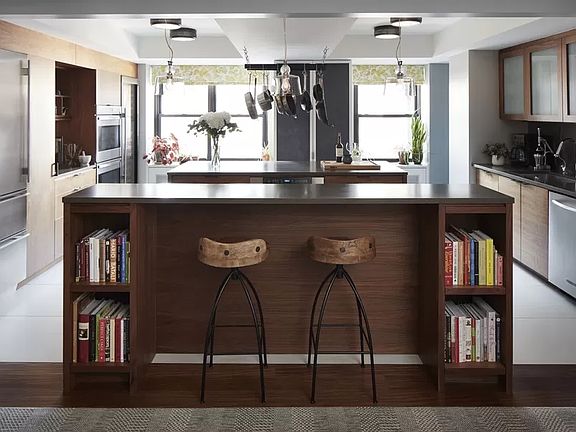 3rd image of 2 Tudor City Pl APT 11AS