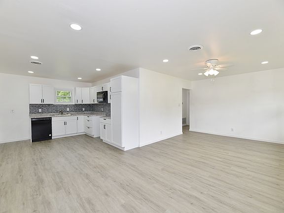 4th image of 2218 N Graham Ave