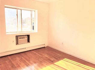 13607 35th Ave #3, Flushing, NY 11354