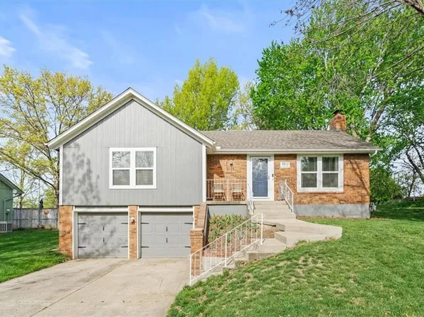6512 Charlotte St, Shawnee, KS 66216