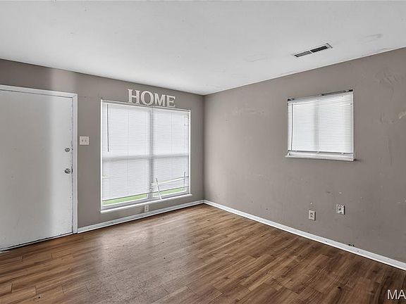 5th image of 10151 Mayfair Dr