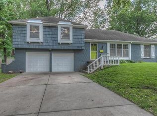 7615 W 98th St, Overland Park, KS 66212