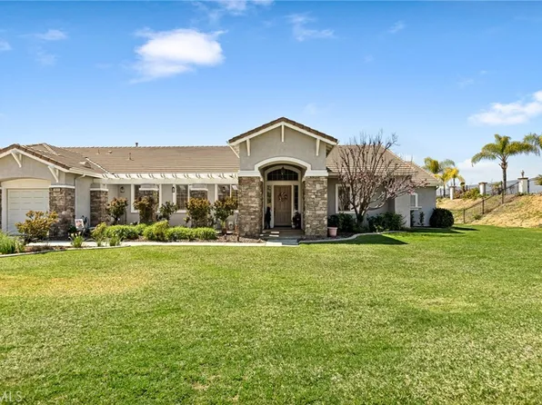 2020 Horse Trail Dr, Redlands, CA 92373