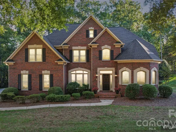 832 Kings Crossing Dr NW, Concord, NC 28027