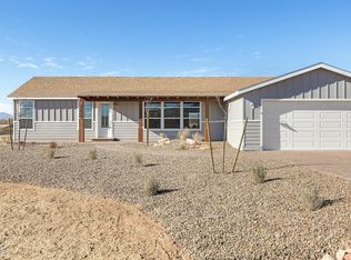 12048 E Winter Sun Dr, Cornville, AZ 86325