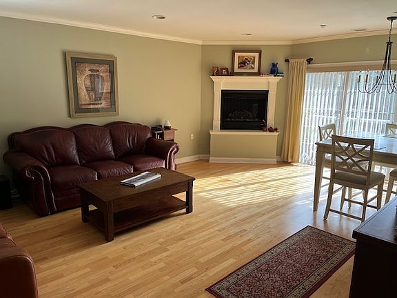 2nd image of 2109 Briarwood Vlg