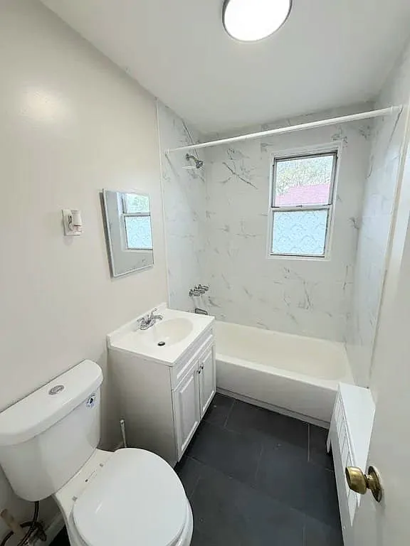 2 bed, 1.0 bath, $1,900 — Photo 3