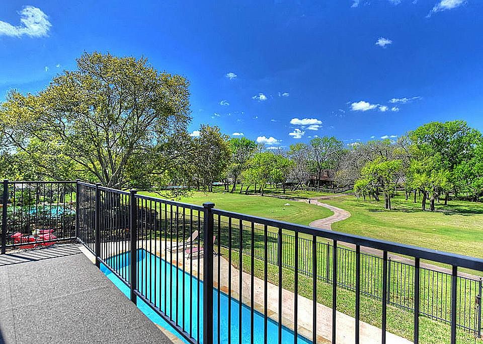 1st image of 4026 Greenbriar Dr