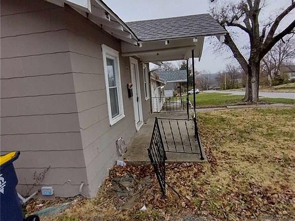 4th image of 5220 Norton Ave